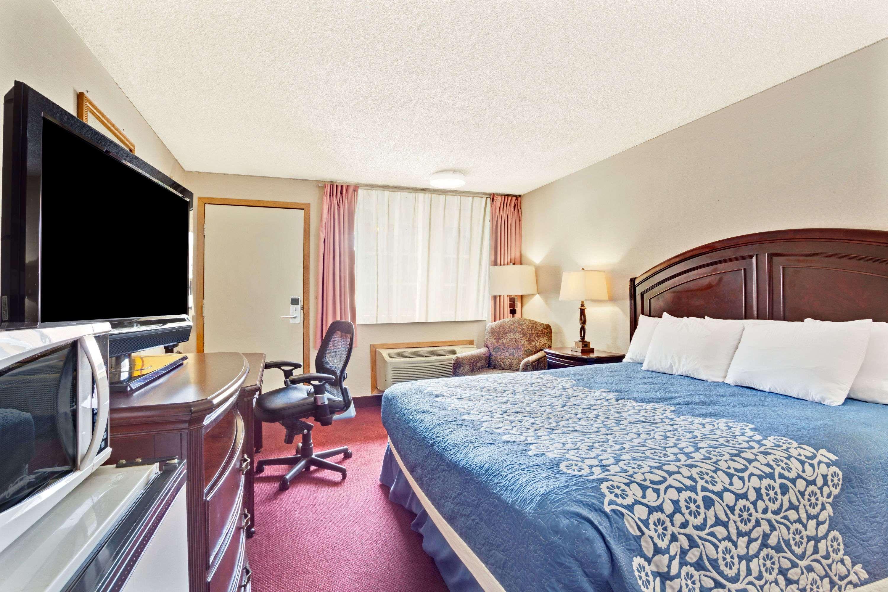 Fairbridge Inn Express Tukwila Exterior photo
